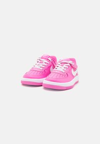 Nike Sportswear FORCE 1 LOW EASYON - Sportcipő - playful pink/white