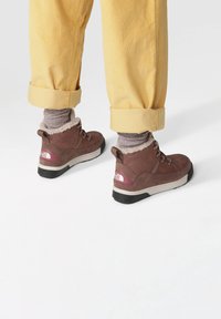 The North Face SIERRA MID LACE WP - Zimní obuv - dark beige
