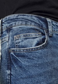 Only & Sons ONSWARP LIFE SKINNY - Calças de ganga de corte skinny - blue denim