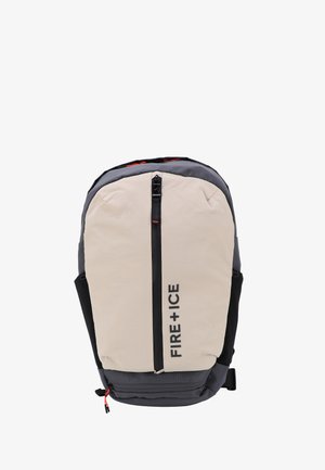 Batoh v béžovej a sivej farbe s hladkou textúrou; má centrálny zips, čierne akcenty a branding "FIRE + ICE" na prednej strane.