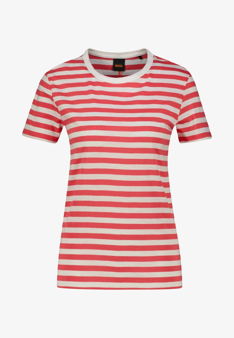T-shirt manches courtes col rond avec des rayures horizontales rouges et blanches et une étiquette noire avec un texte orange au col.