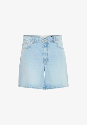 Világoskék farmer rövidnadrág magas derékkal, elülső gombos záródással és négy zsebbel. Jellemzője a kopott hatás és a laza fazon.