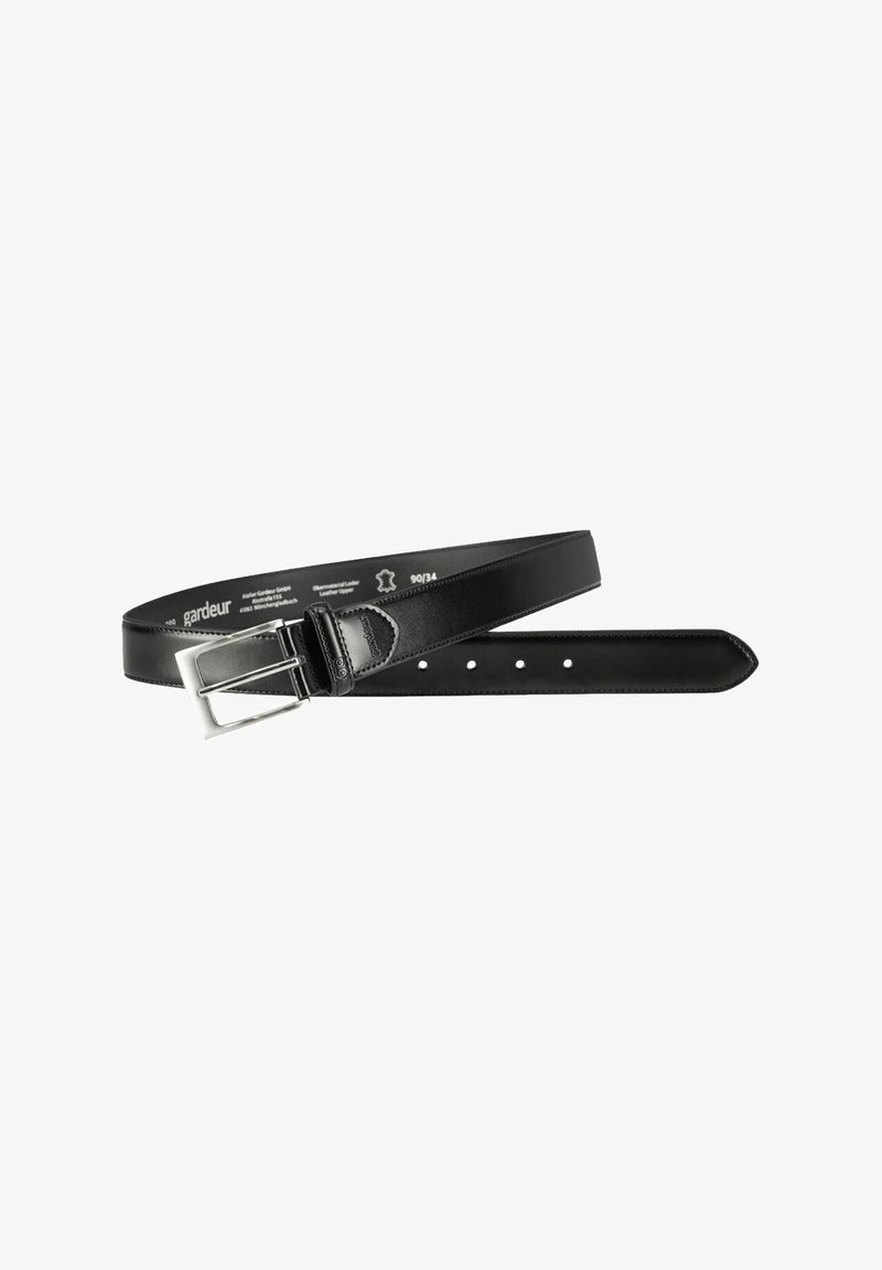 Schwarzer Leder Gürtel mit einer silbernen Metallschnalle, schlankes Design, mehrere Löcher zur Anpassung und glatte Textur. Mit Steppnähte akzentuiert.