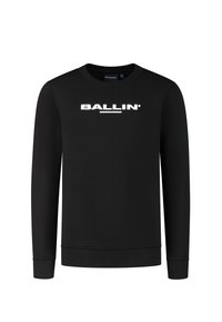 Zwarte sweatshirt van zacht materiaal, met een ronde hals en ribgebreide manchetten. De voorkant toont "BALLIN" in vette witte letters.