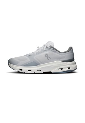 Chaussure de course athlétique gris clair avec semelle blanche, tige en mesh, lacets et logo de la marque « On » sur le côté, vue de profil gauche.