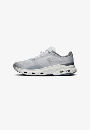 Chaussure de course athlétique gris clair avec semelle blanche, tige en mesh, lacets et logo de la marque « On » sur le côté, vue de profil gauche.
