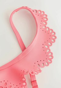 LASER CUT FRILL PLUNGE CROP - Bikini felső - coral pink