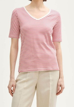 Haut à manches courtes en V à rayures rouges et blanches, fabriqué en tissu doux, avec un col blanc contrastant et une coupe décontractée.