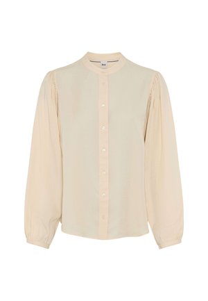 Beige blouse van lichtgewicht stof, met een ronde kraag, lange pofmouwen en een voorkant met knoopsluiting voorzien van parelachtige knopen.