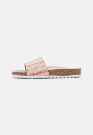 Mules - waterlily