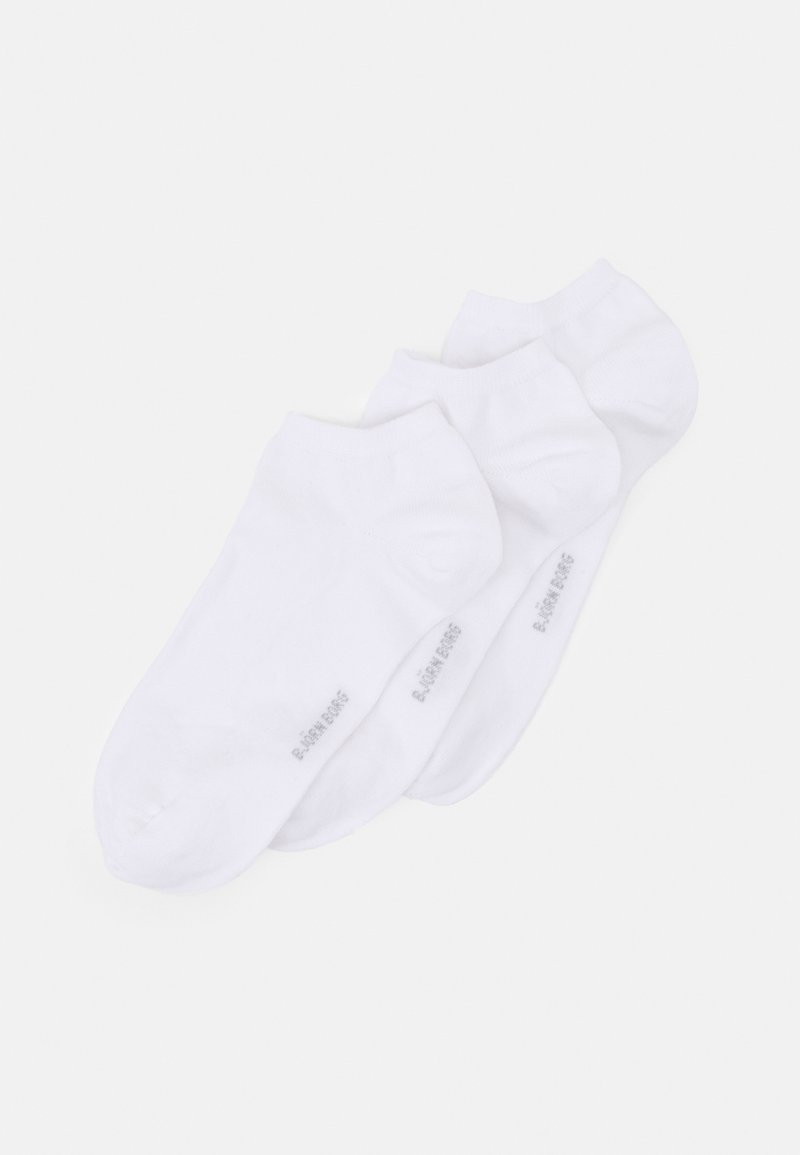 Drei Paar weiße Knöchelsocken aus Baumwollmischung, mit glatter Textur, elastischem Bündchen und dezentem Markenlogo an der Seite.