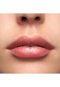 LANCÔME L'ABSOLU ROUGE CREAM przezroczysty