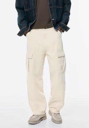 PULL&BEAR BAGGY - Cargobyxor - white