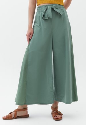 ULTRA HIGH RISE WIDE LEG - Pantalones - hedge green