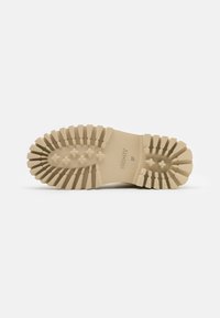 Bronx GROOV-Y - Botines con plataforma - camel