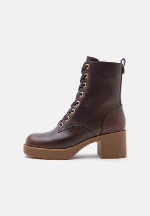 MICHAEL Michael Kors, BRYANT LACE UP BOOTIE - Боти с платформа - luggage