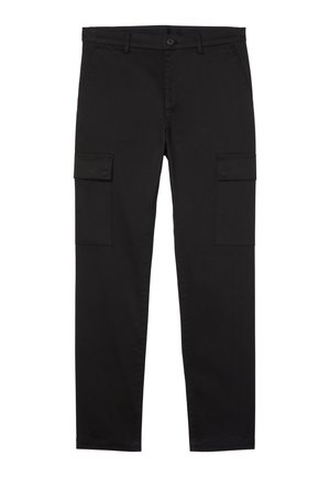 Μαύρο παντελόνι cargo με ίσιο πόδι, πλαϊνές τσέπες με καπάκι, μπροστινό κουμπί, θηλιές για ζώνη και καθαρό, μίνιμαλ σχεδιασμό.