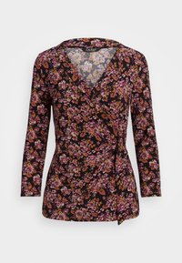Top avvolgente stampato floreale nero con maniche lunghe, scollo a V e vita con cravatta. Presenta fiori rosa, viola e gialli in un tessuto morbido.