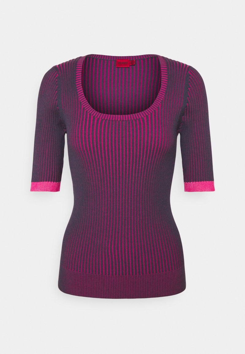Tailliertes, geripptes Strickoberteil in Dunkellila mit pinken Streifen. Verfügt über einen runden Halsausschnitt und kurze Ärmel mit kontrastierendem pinkem Besatz an den Bündchen und dem Saum.