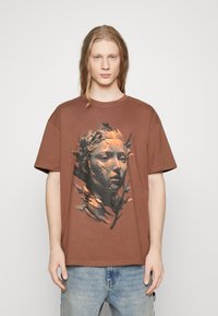 Forgotten Faces OVERGROWN HEAVY OVERSIZED TEE UNISEX  - T-shirts med print - bark