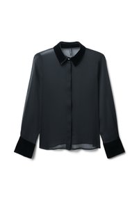 Camicia nera trasparente con bottoni, colletto e polsini in velluto, orlo dritto e maniche lunghe. Tessuto leggero e texture liscia.