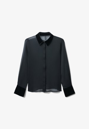 Schwarze, transparente Bluse mit Knopfleiste, Samtkragen und -manschetten, geradem Saum und langen Ärmeln. Glatte Textur, leichtes Material.