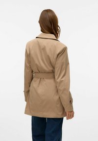 Vero Moda VMCHELSEA OLIVIA NOOS - Šineļveida mētelis - silver mink