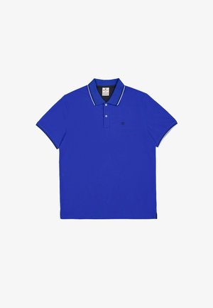 Koning blauw polo shirt van gladde stof, met een twee-knops knoopsluiting, witte accentstreepjes op de kraag en mouwen, en een logo.