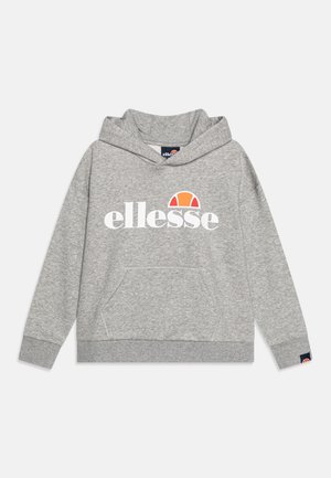 Grauer Kapuzenpullover mit einer vorne befindlichen Kängurutasche, gerippten Bündchen und einem großen "ellesse"-Logo mit einem bunten Halbkreis-Design.