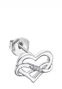 Boucle d'oreille clou en argent en forme de cœur, présentant des lignes entrelacées et une rangée de petites pierres précieuses claires. Finition polie avec un fermoir à tige.