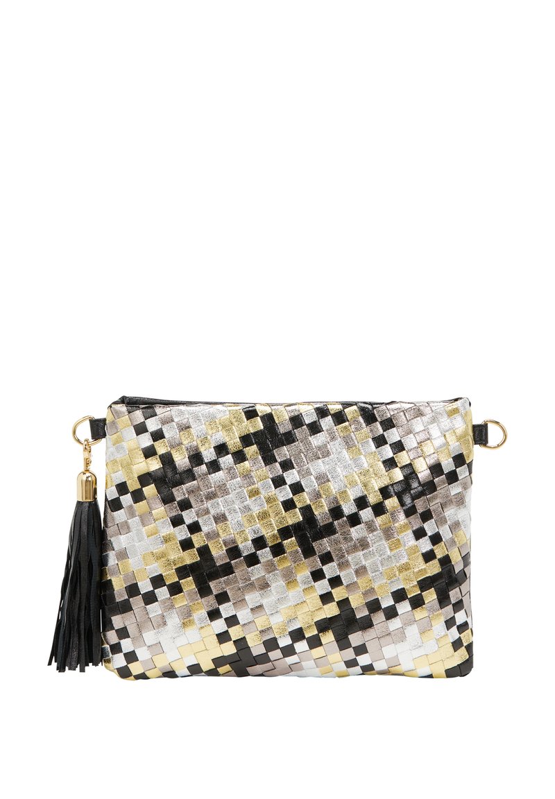 Woven clutch w metalicznych odcieniach srebra, złota i czerni. Ma akcent w postaci frędzla oraz zamek błyskawiczny. Teksturowana powierzchnia z geometrycznym wzorem.