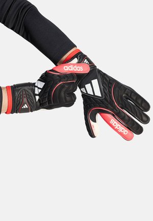 adidas Performance, Equipación de clubes - schwarzrot