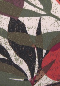 Tissu avec un motif de feuilles abstrait en vert foncé, bourgogne et tons terreux sur un fond texturé crème. Détails à pois sur toute la surface.