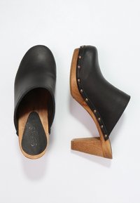 Sanita Clogs - black