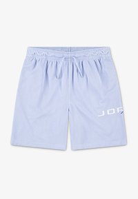 Pantaloni corti in rete di colore blu chiaro con vita elastica e cordoncino, caratterizzati da un logo bianco sulla gamba destra. Tessuto testurizzato.