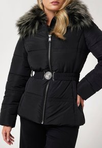 Guess Zimní bunda - black