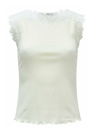 Haut blanc en côte avec des accents en dentelle aux épaules, ourlet en dentelle, et une coupe ajustée. Aucun autre détail notable n'est présent.