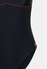 Costume da bagno intero nero con un design elegante, caratterizzato da accenti arancioni lungo il collo e i lati. Realizzato in tessuto elasticizzato per il massimo comfort.