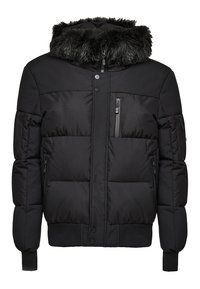 Czarna kurtka puchowa z kapturem wykończonym sztucznym futrem, wieloma zasuwanymi kieszeniami, prążkowanymi mankietami i zapięciem na guziki. Teksturowany, pikowany wzór.