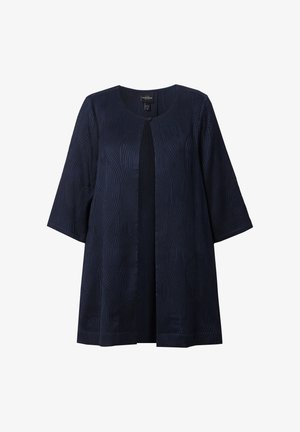 Navy blue rakenteellinen takki, jossa on pyöreä kaula-aukko, auki oleva etuosa ja kolmanneksen pituiset hihat. Ominaisuuksiin kuuluu aaltoilkuvio ja rento leikkaus.