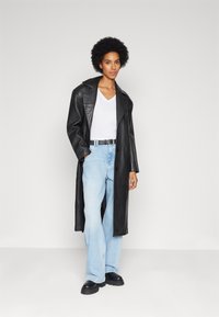 Tommy Jeans DAISY JEAN LW BGY BH6110 - Relaxed fit jeans - denim light