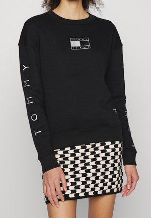Sweater - black