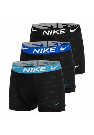 Drie paar zwarte Nike boxershorts met verschillende gekleurde taillebanden in zwart, donkerblauw en lichtblauw, elk met het Nike-logo.