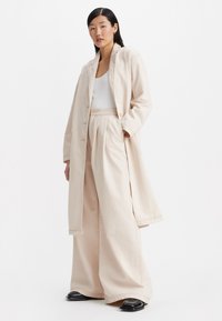 Levi's® MOJ PLEATED TROUSER - Trousers - soft ecru