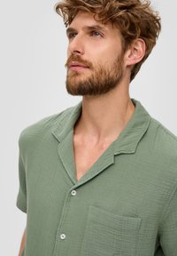 s.Oliver CHEMISE - Overhemd - tannengrün