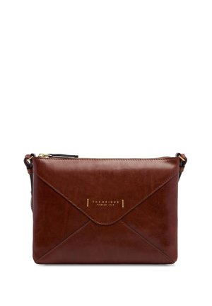 Bolso bandolera marrón de piel estilo sobre con cremallera dorada y pequeño logo dorado "The Bridge Firenze 1969" en el centro delantero.