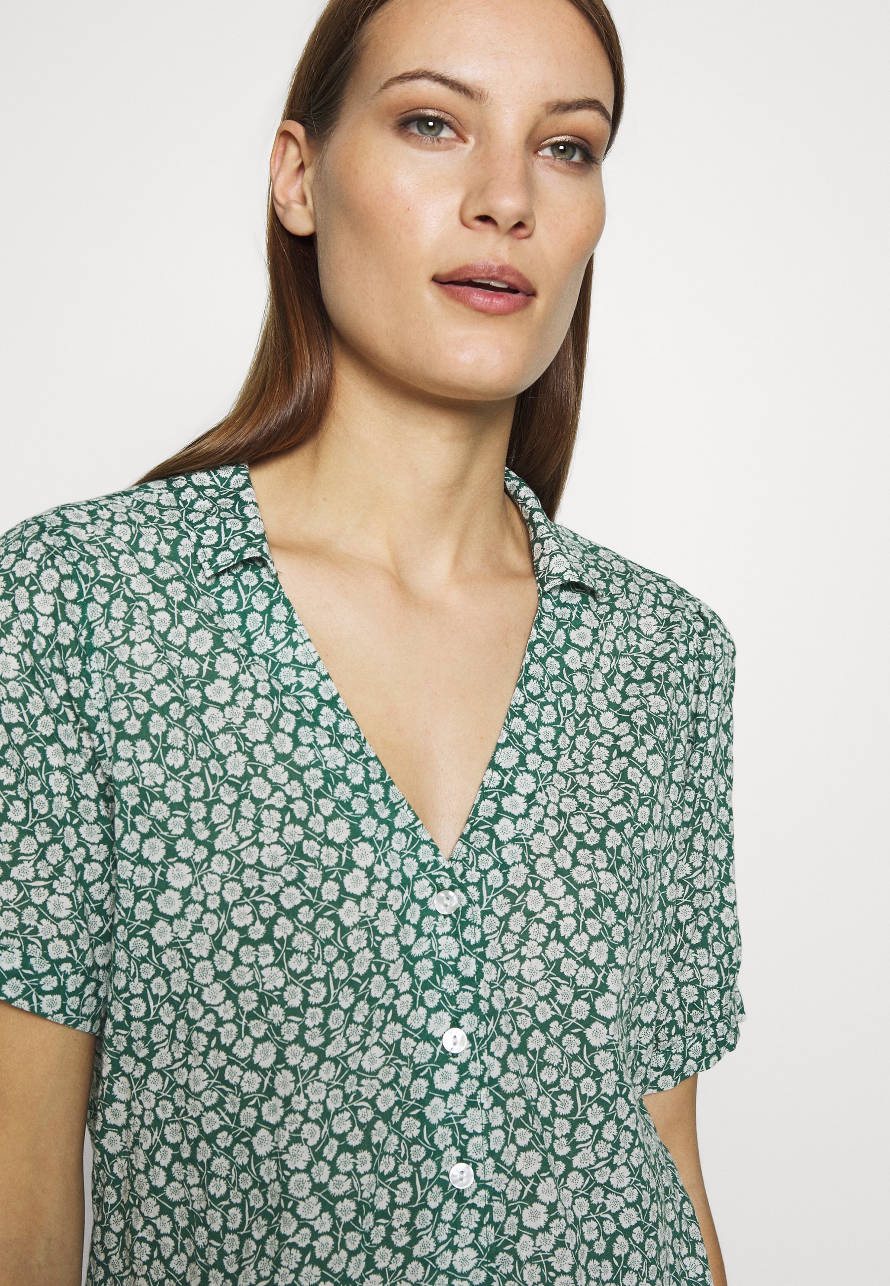 Abercrombie & Fitch SUMMER Skjorte green Zalando.no Abercrombie & Fitch SUMMER Skjorte green Zalando.no