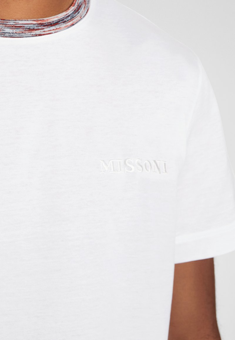 Herren Bekleidung | Missoni SHORT SLEEVE T-Shirt print white/weiß - XI85347 Herren Bekleidung | Missoni SHORT SLEEVE T-Shirt print white/weiß - XI85347