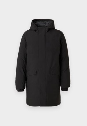 Zwarte gevoerde parka met een capuchon, met een rechte snit, twee voorkanten zakken en elastische manchetten. Gladde textuur, minimale stikseldetails.