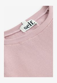 Selected, mauve purple